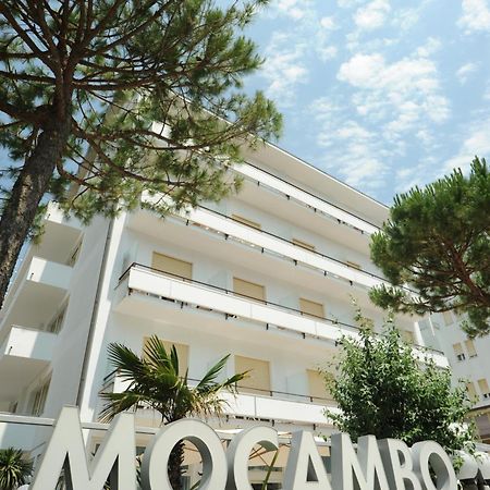 Hotel Mocambo ميلانو ماريتيما المظهر الخارجي الصورة